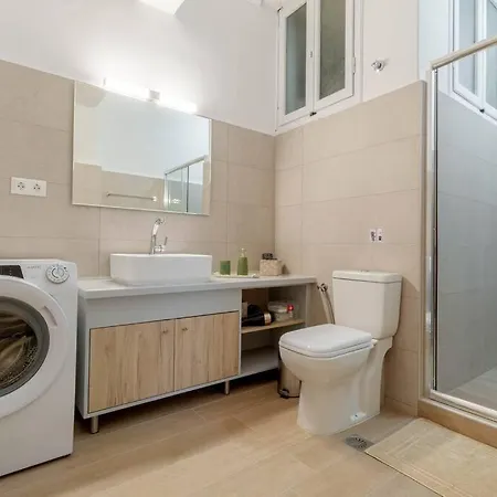 Zoe's Apartment,